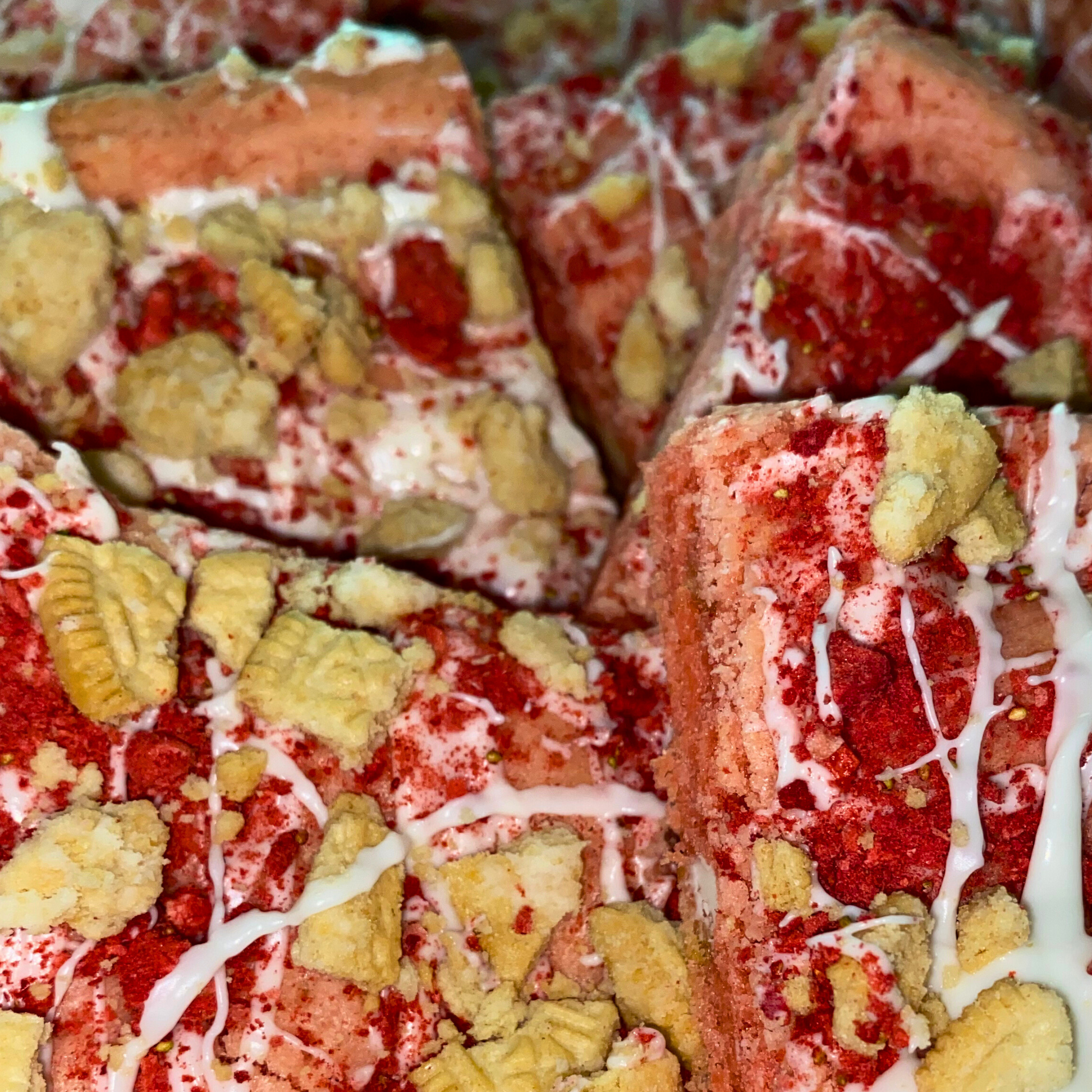 Strawberry Shortcake Crunch Cookie Bar